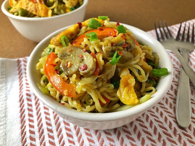 Indian-Style Maggi Recipe with Egg and Mushroom
