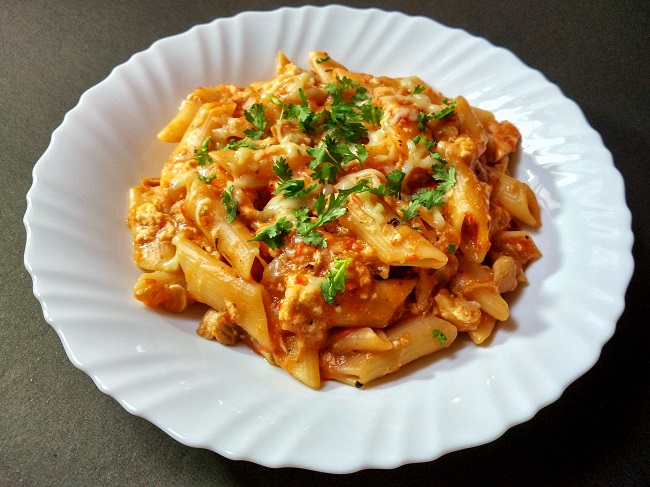 One-pot Chicken Pasta | Chicken Penne Pasta in Tomato Sauce