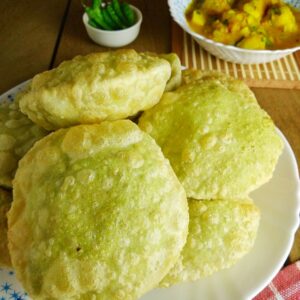 Matar or Koraishutir Kachori