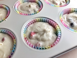 Strawberry and Chocolate Raisin Cupcakes