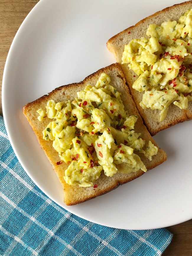 Fluffy Scrambled Egg on Toast | Breakfast Recipe