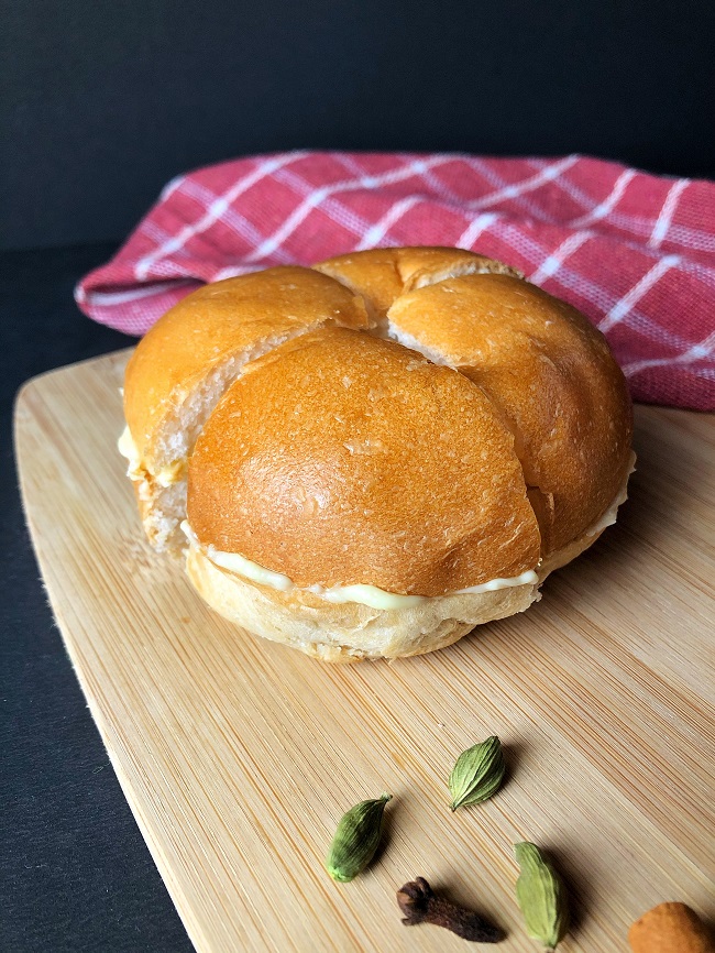 Masala Chai with Bun Maska
