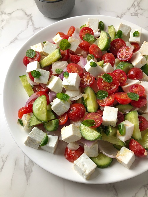 Tricolour Vegetable Salad with Garlic-Butter Dressing