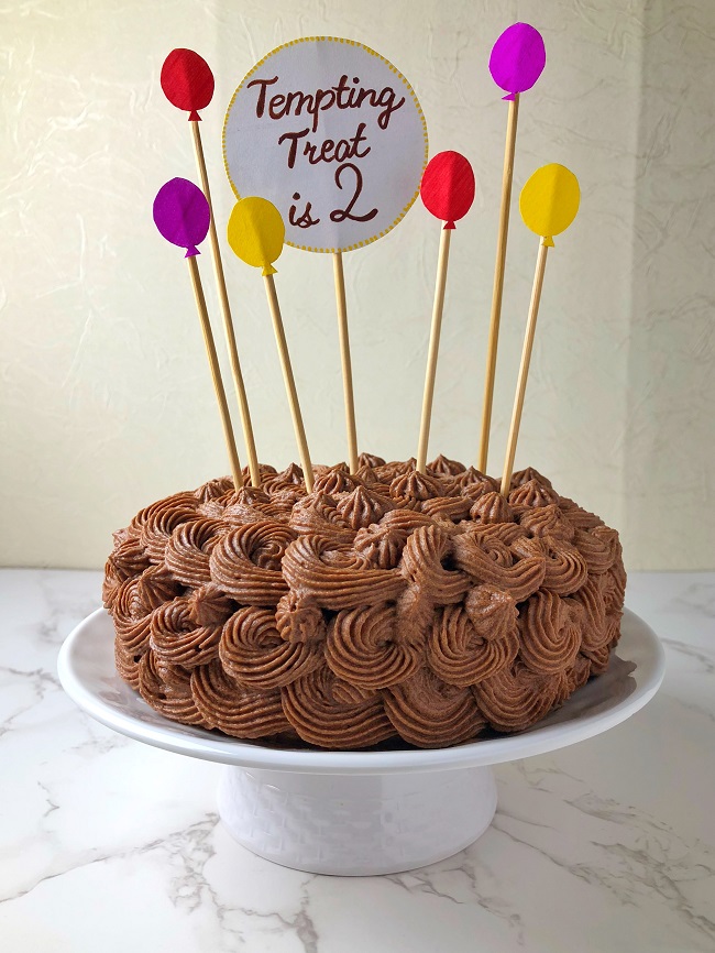 Vanilla Sponge Cake with Chocolate Buttercream Frosting
