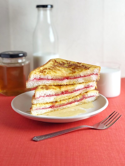 Creamy Jam Stuffed French Toasts