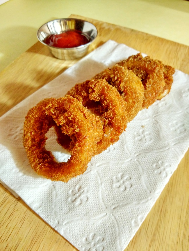 Spicy Onion Rings | Crispy Monsoon Snack
