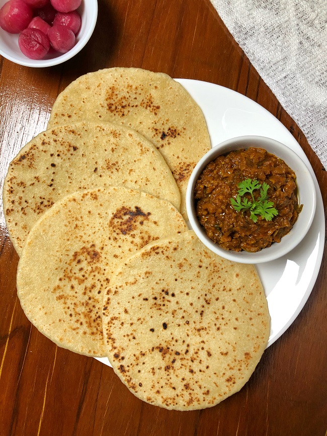 How To Make Khamiri Roti At Home
