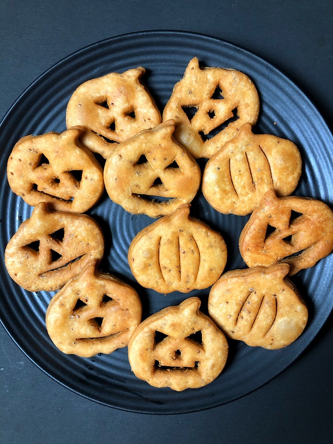 Jack-O-Lantern Mathri | Easy Halloween Treat Recipe