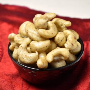 Candied Cashews with Black Pepper