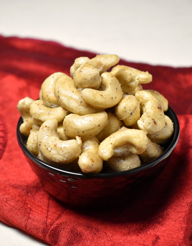 Candied Cashews with Black Pepper