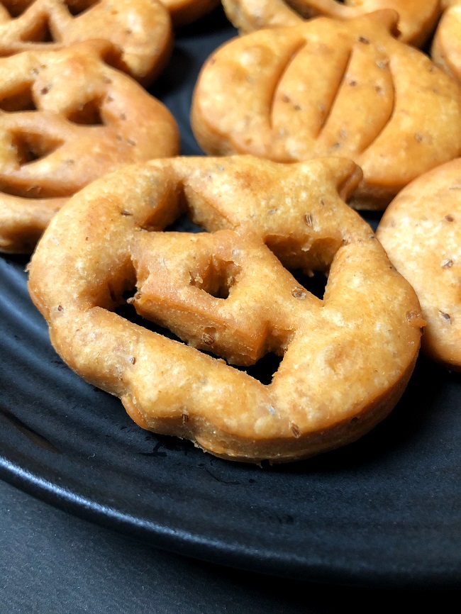 Jack-O-Lantern Mathri | Easy Halloween Treat Recipe