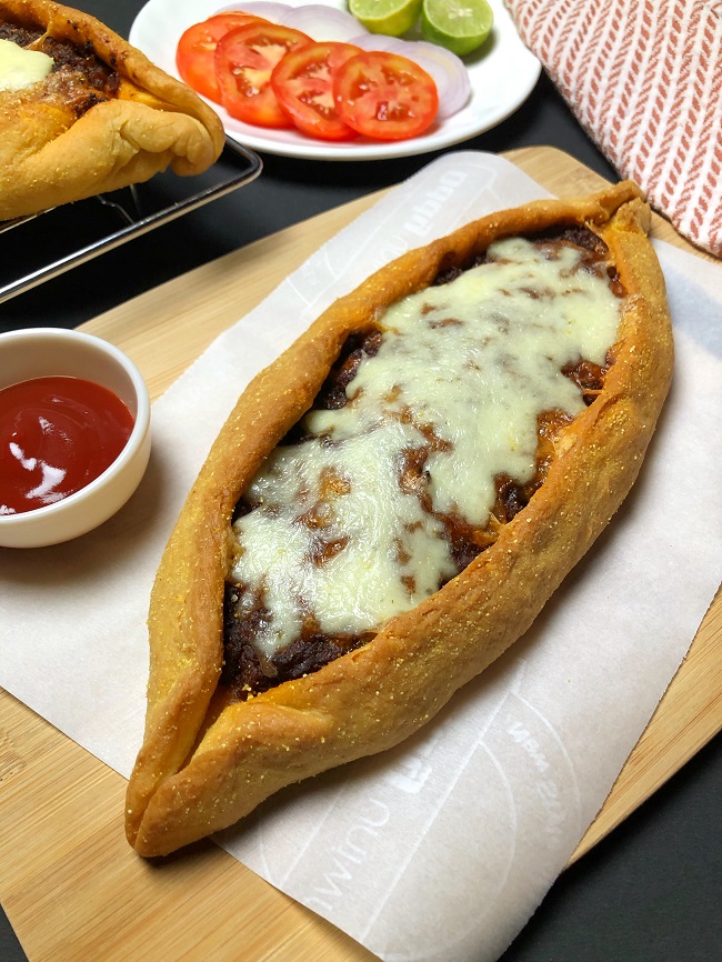 Turkish Pide (Pizza) with Keema Masala Filling
