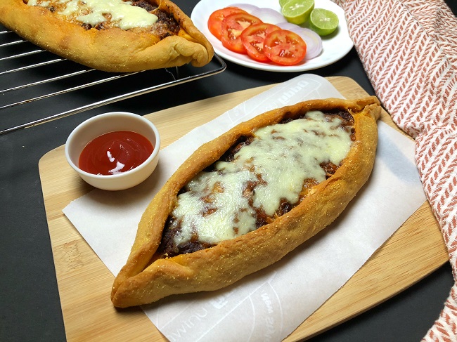 Turkish Pide (Pizza) with Keema Masala Filling
