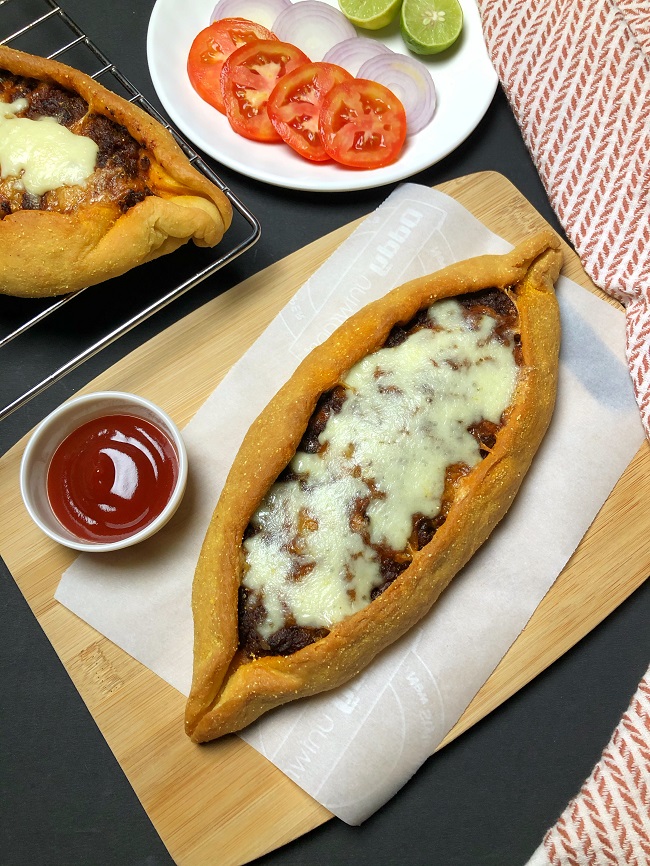 Turkish Pide (Pizza) with Keema Masala Filling