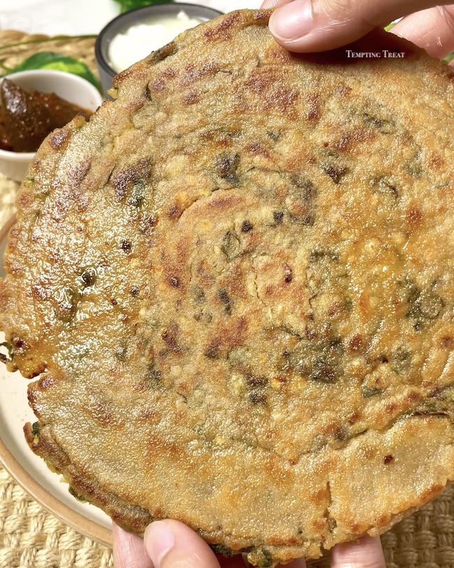 Garlic Laccha/Lachha Paratha Recipe